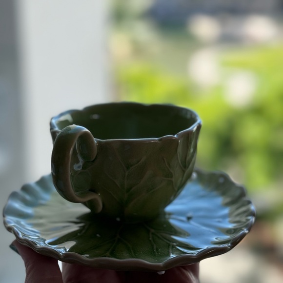 White Lily Pad Tea Cup and Saucer - Picture 14 of 16